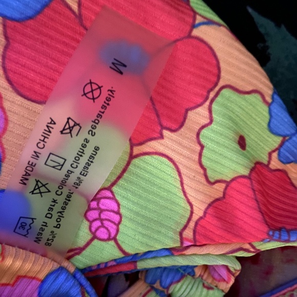 Retro Style Neon Bikini 👙 with Ring Detail, Size M - Picture 6 of 6